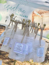 Load image into Gallery viewer, Hanging Car Diffuser| Coming Up Roses