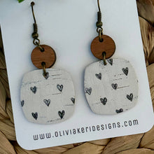 Load image into Gallery viewer, Nora - Simple Hearts