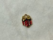 Load image into Gallery viewer, Vintage White Hobnail Candle with Winter/Holiday-Theme Charm: Balsam Fir / Christmas Tree