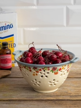 Load image into Gallery viewer, Ceramic Berry Colander - Cream Floral