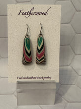 Load image into Gallery viewer, Short Triangle Featherwood Earrings
