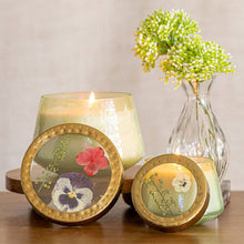 Load image into Gallery viewer, Petite Watercolor Pressed Floral Candle - Tomato Vine
