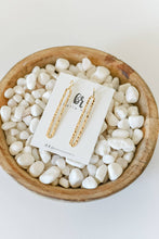 Load image into Gallery viewer, Zola hammered oval hoop studs 18k
