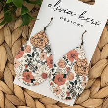 Load image into Gallery viewer, Brittany - Boho Blooms
