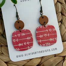 Load image into Gallery viewer, Nora - Arrows &amp; Hearts
