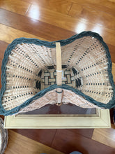 Load image into Gallery viewer, Princess Basket
