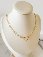 Load image into Gallery viewer, Paperclip necklace with open heart charm|18k gld plated
