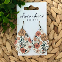 Load image into Gallery viewer, Brittany - Boho Blooms
