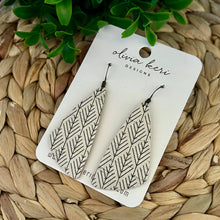 Load image into Gallery viewer, Zoe - Multi Arrows
