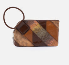 Load image into Gallery viewer, Sable Wristlet in Mocha Multi

